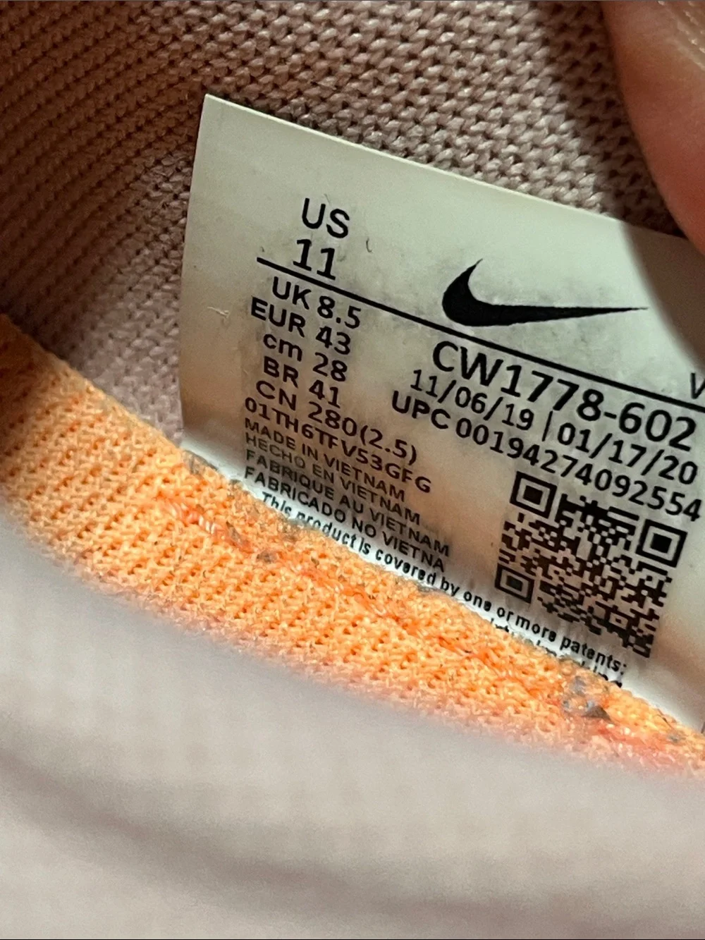 Nike Pink Peach and Orange Running Sneakers react miler women’s 11 dusty pink